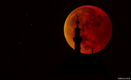 Ratusan Masyarakat Salat Gerhana di Masjid Al-Birru